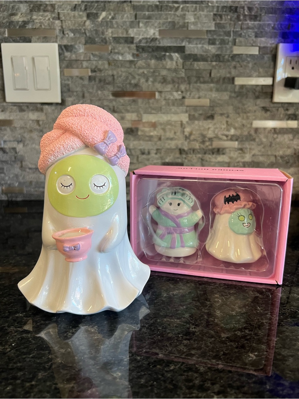 SPA DAY Ghost With Coffee, Towel, Face Mask, Cucumbers & SPA DAY S/P Set-CUTE!!
